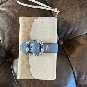 Coach clutch brand new